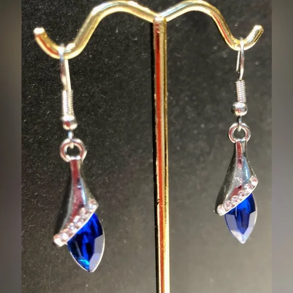 VINTAGE necklace and earring set Silver Blue teardrop crystal Upcycled Elegant - Picture 5 of 14